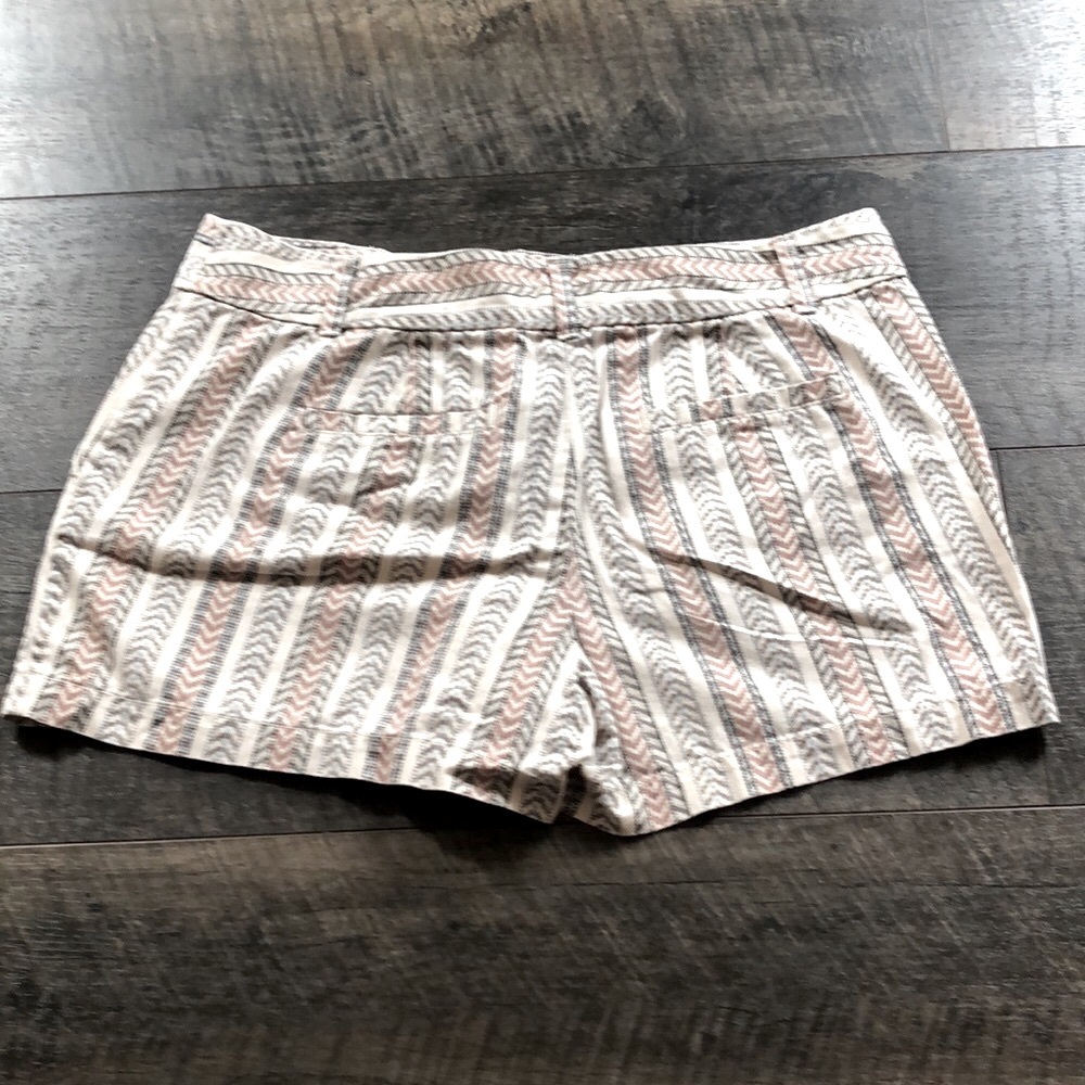 LOFT STRIPED MULTICOLOR PATTERNED SHORTS SIZE 4 - Picture 2 of 3